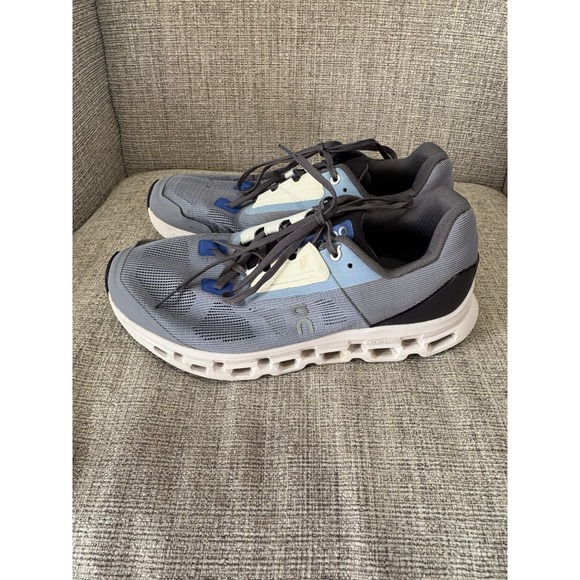 Athletic_Shoes